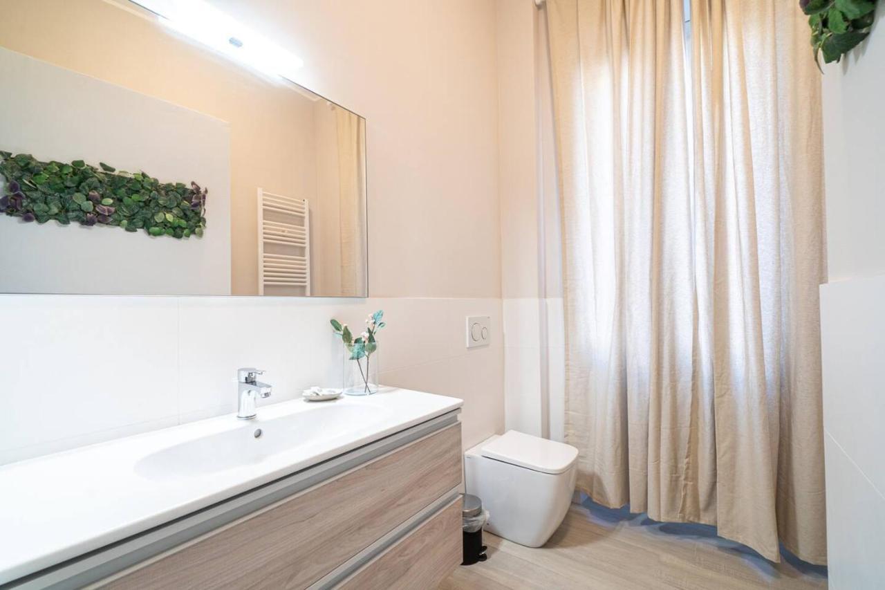 Appartement Easylife - Accogliente Residenza A Due Passi Dal Duomo à Milan Extérieur photo